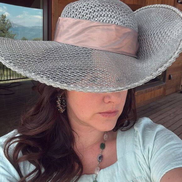 Vintage Whittal & Javits Silver Metallic Open Weave Mesh Large Tricorn Derby Hat - Picture 13 of 16